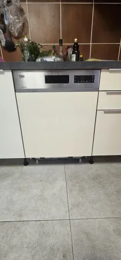 Livraison et installation d'un lave-vaisselle Beko à Saint-Paul, Saint-Pierre, Froid Sec Électroménager